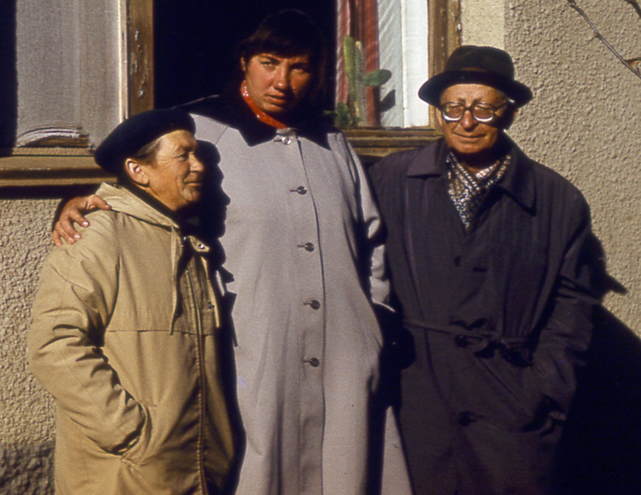 Фото. Слева –направо. Селекционеры: Кожемякин и Хуснетдинова, справа – Якушевский Е.С. (Саратов, 1978 г.)